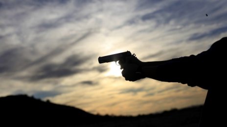 Тинейджър уби брат си и се самоуби в САЩ