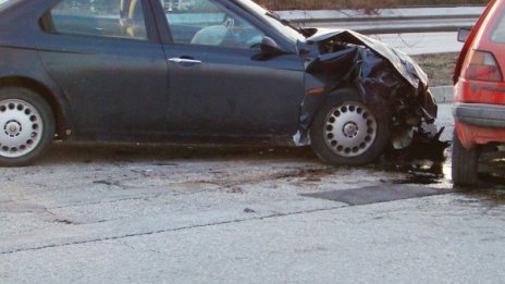 Две леко ранени деца след тежки ПТП в Пловдив