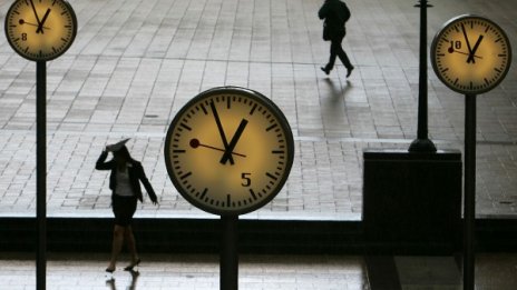 Утре местим часовника с час напред