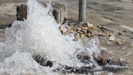 Къде спират водата в София днес и утре?
