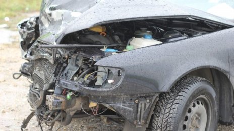 15 души са ранени при катастрофи през денонощието