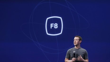Зукърбърг проправя "пътища" на Facebook в Китай