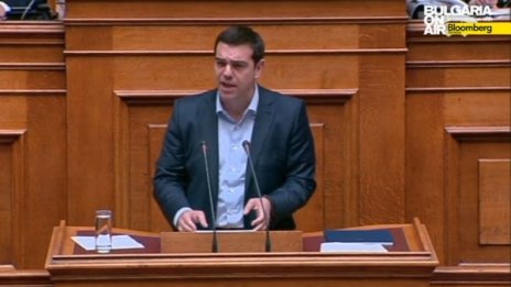 Само Гърция погасява дълга си с пари от бюджета
