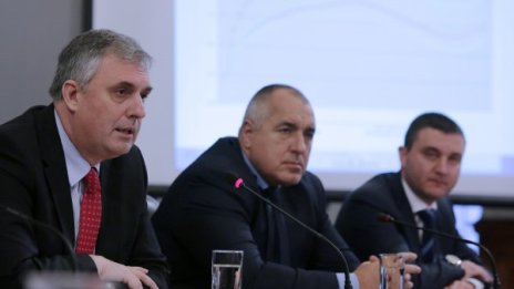 Калфин предлага вдигане на вноските и възрастта за пенсия