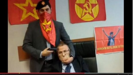 Крайнолява групировка взе прокурор за заложник в Истанбул