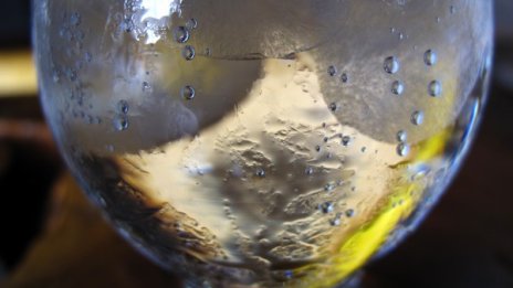 Воден капан: Момиче е алергично към... вода!