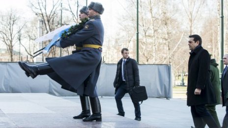 Флирт по гръцки – Ципрас при Путин