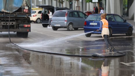 Повишени нива на фини прахови частици в София, ще мият улиците