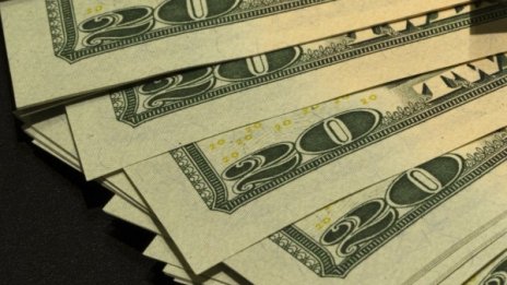 Близо 675 000 долара дребни пари оставени по американските летища за 2014 г.