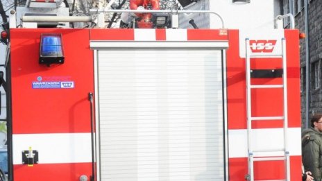Гори зеленчуковата борса край село Първенец 