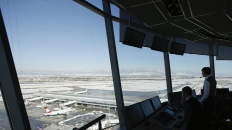 Трафикът в небето над България ще скочи значително