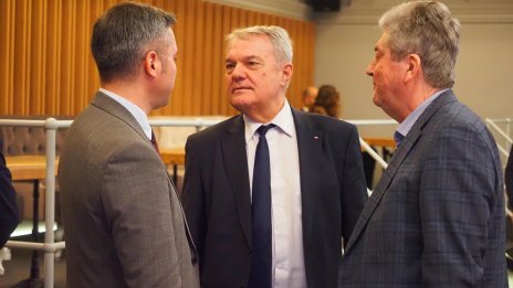  Румен Петков: Не разбирам хора, които говорят от седалката на ел. автомобил, произведен в Ловеч