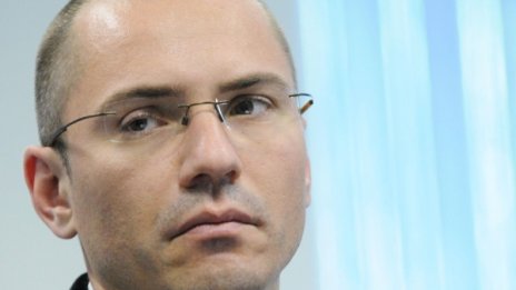 Сръбският президент излъга, че учебниците на български са отпечатани