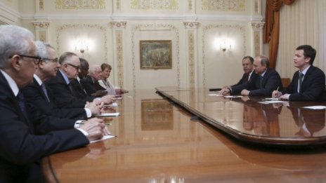 Световни "мъдреци" отидоха в Русия при Путин