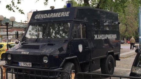 Пловдив под полицейска блокада заради бомбени заплахи