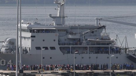 Малайзия върна кораб с над 500 мигранти