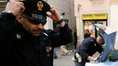 В Италия заловиха дрехи ментета за 9 милиона евро