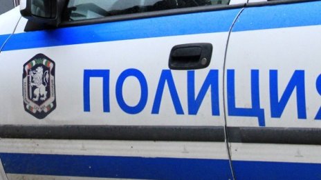 Млад мъж заплаши 14-годишен с нож в училищен двор