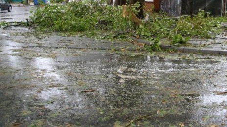 14 села и квартали на Габрово без ток след пороите