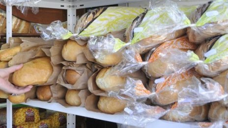 Пробутват развалено месо на абитуриентите