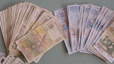Измамиха баба от Добрич с 2000 лв.