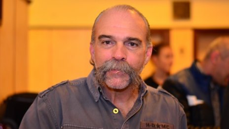 Проповедникът с картечницата: Светът има нужда от истина!