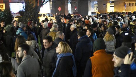 В кадър: Лидерите на ПП-ДБ подкрепиха протест за Мария Цънцарова