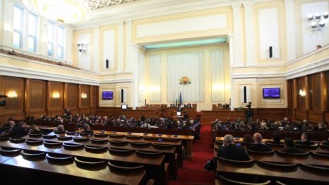 Депутатите решиха: Без графици за отпуските