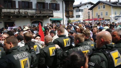 Талибани убиха десетки афганистански полицаи 