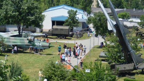 Празник за деца и родители на "Деня на бащата" в НВИМ