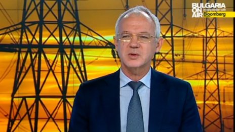 Велев: Броят на работещите в енергетиката да се намали!