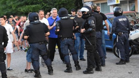 Стотина души поддържат протеста в "Орландовци"