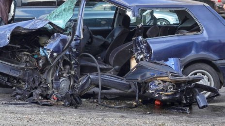 294 жертви на пътния ад за година