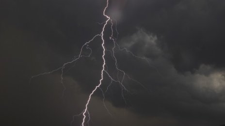 Мълния уби мъж в кюстендилско село