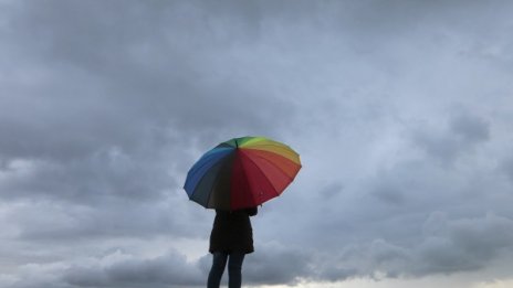 Облаци и кратък дъжд ни чакат днес