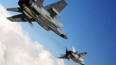  Руски самолети често облитат границата ни