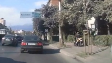 Камери в коли заснеха стотици наглеци на пътя