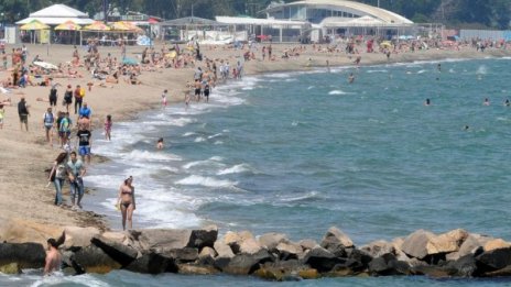 Водолази ще чистят морето край бургаския плаж
