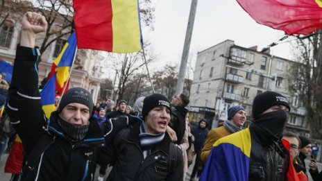 В Молдова избират между Русия и Европа