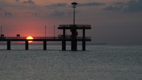 Хиляди посрещнаха Джулай морнинг - тук-там мрачен