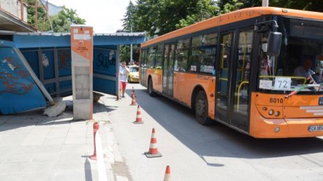 Автобус №72 отнесе спирка в столичния "Редута"
