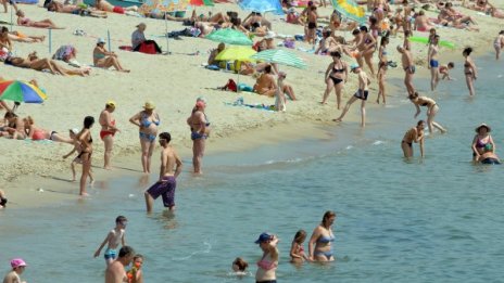 Слънце до обяд и дъжд след това ни очакват днес