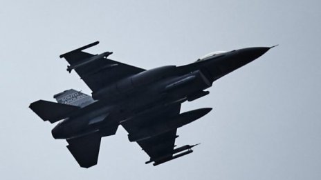 Две жертви при сблъсък между изтребител F-16 и самолет в САЩ