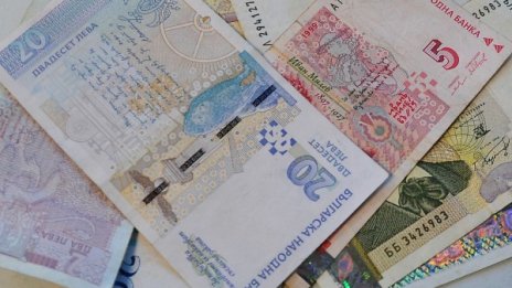 88-годишна даде 2 бона за пощенска пратка