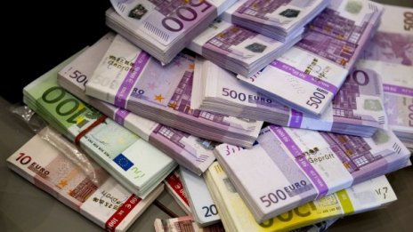 Юнкер към гръцки опозиционер: ?35 млрд. ви чакат!