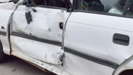 Четирима загинаха във войната по пътищата за денонощие