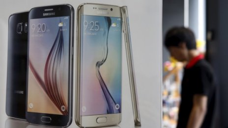 Samsung с нов телефон през август, ще изпреварва Apple