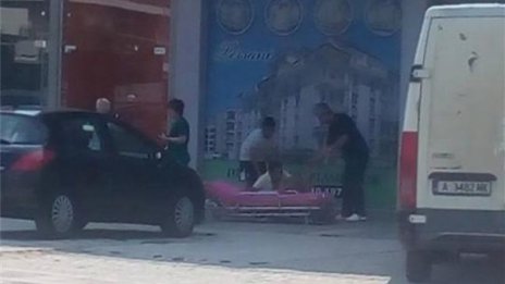 Момче се мъчи с топлинен удар, лекарката: Имаш ли пари?!