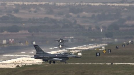 Турски самолети поразили цели на ИД в Сирия