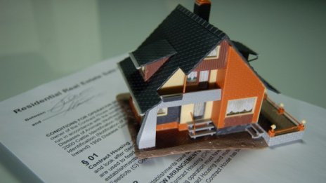 Искат по-добра защита на потребителите на портали за имоти